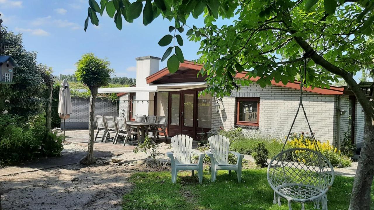 Bungalow De Pluumpot Scherpenisse Exterior photo